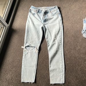 Abercrombie & Fitch: The Skinny High Rise Jean